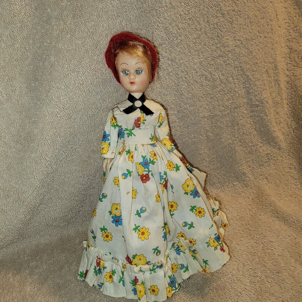 Vintage Dress Me Doll‎ With Clothing & Accessories